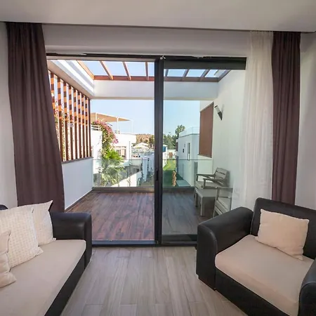 Modern Near With Location In Bodrum דירה *