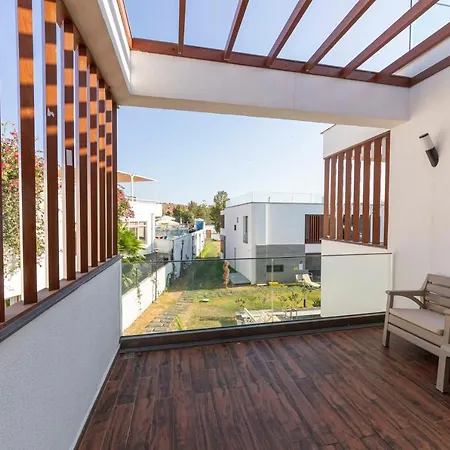 Modern Near With Location In Bodrum דירה *